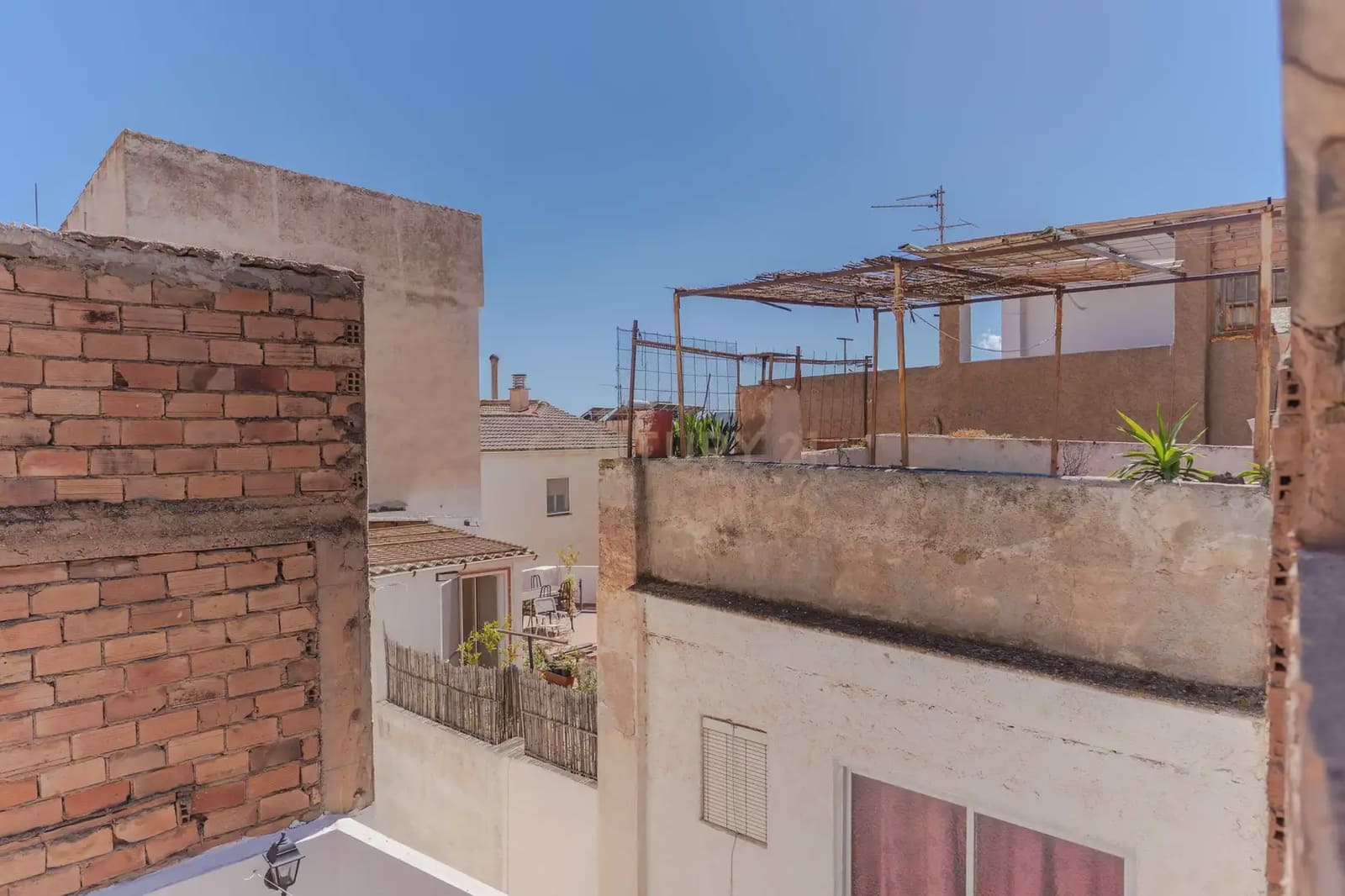 2 bedroom Townhouse for sale in Lanjaron - € 43,000 (Ref: 9866200)