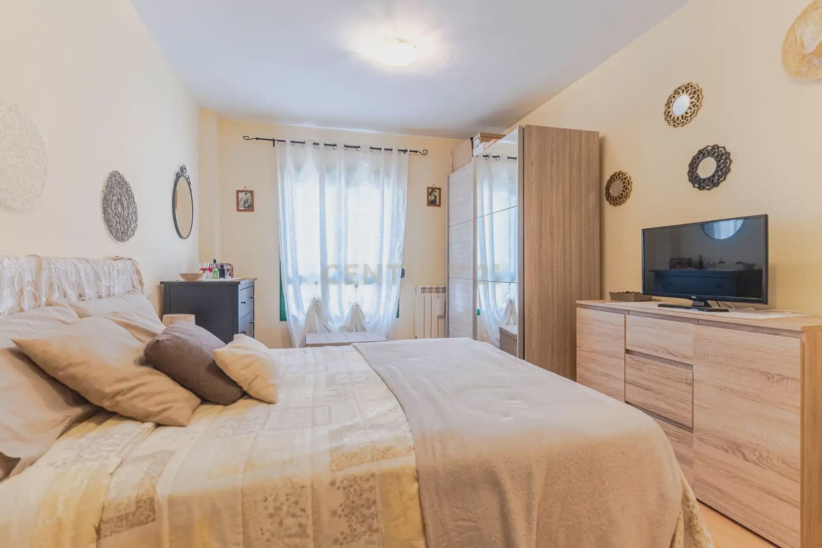 2 bedroom Apartment for sale in Huetor Vega with pool - € 175,000 (Ref: 9867694)