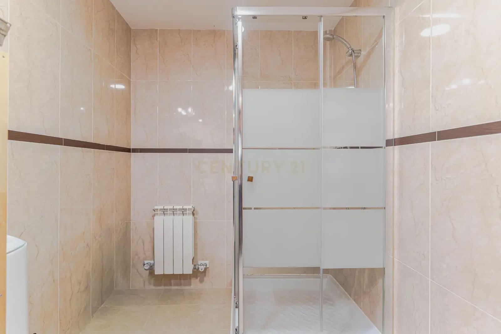 2 bedroom Apartment for sale in Huetor Vega with pool - € 175,000 (Ref: 9867694)