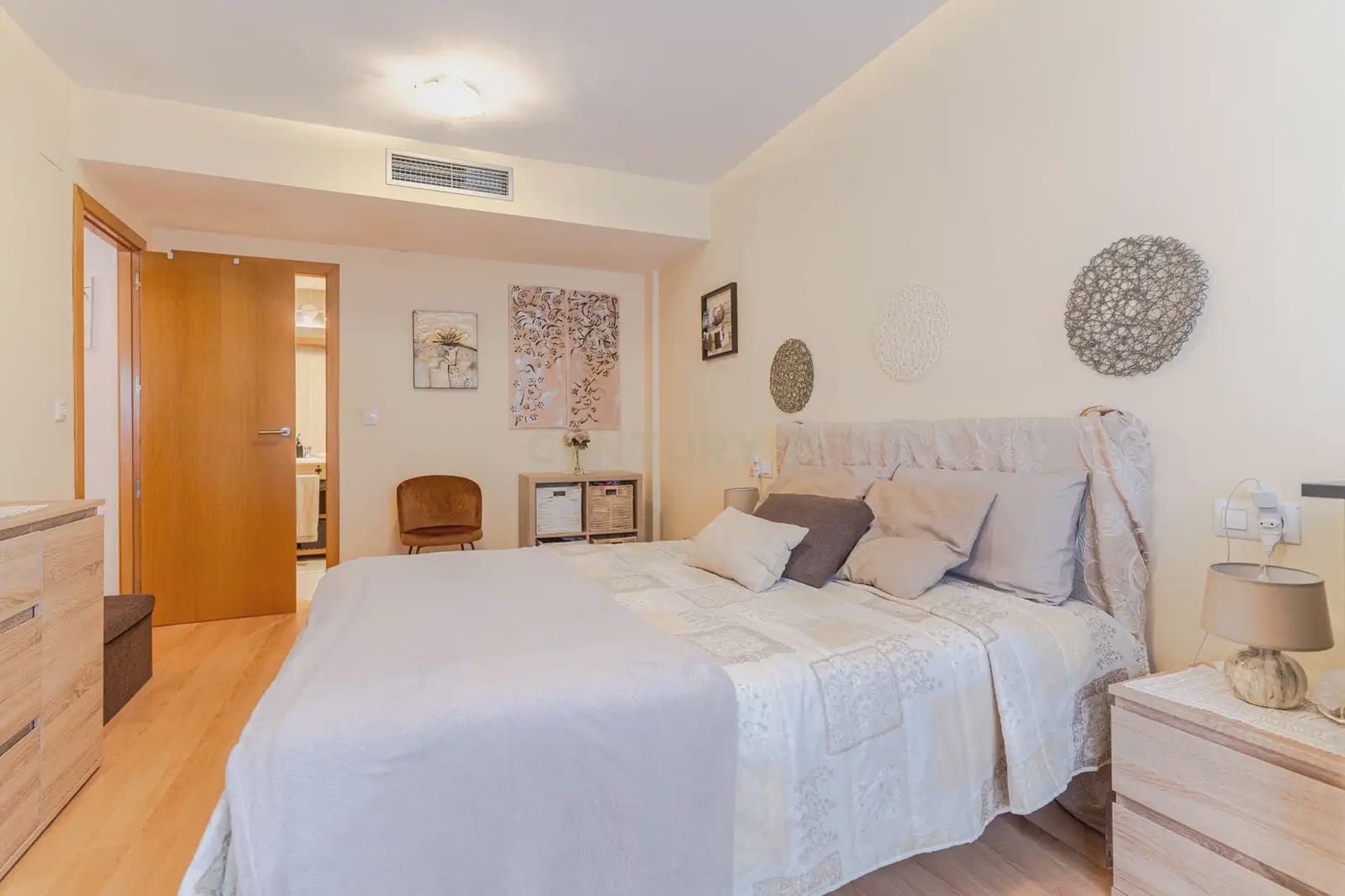 2 bedroom Apartment for sale in Huetor Vega with pool - € 175,000 (Ref: 9867694)
