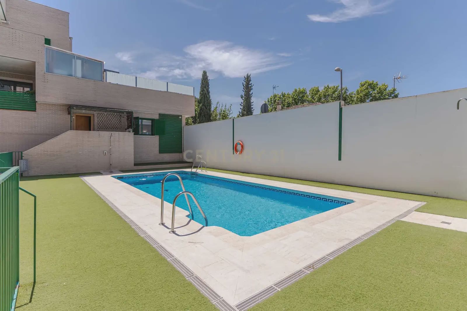 2 bedroom Apartment for sale in Huetor Vega with pool - € 175,000 (Ref: 9867694)