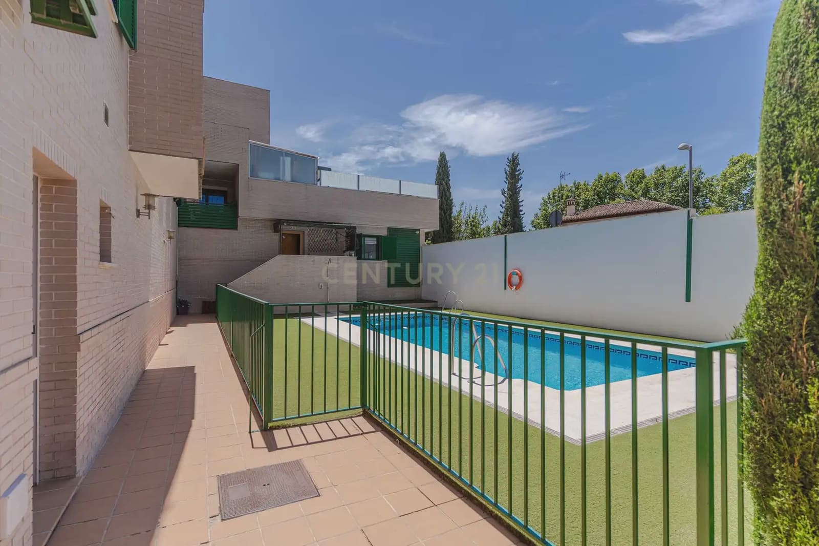 2 bedroom Apartment for sale in Huetor Vega with pool - € 175,000 (Ref: 9867694)