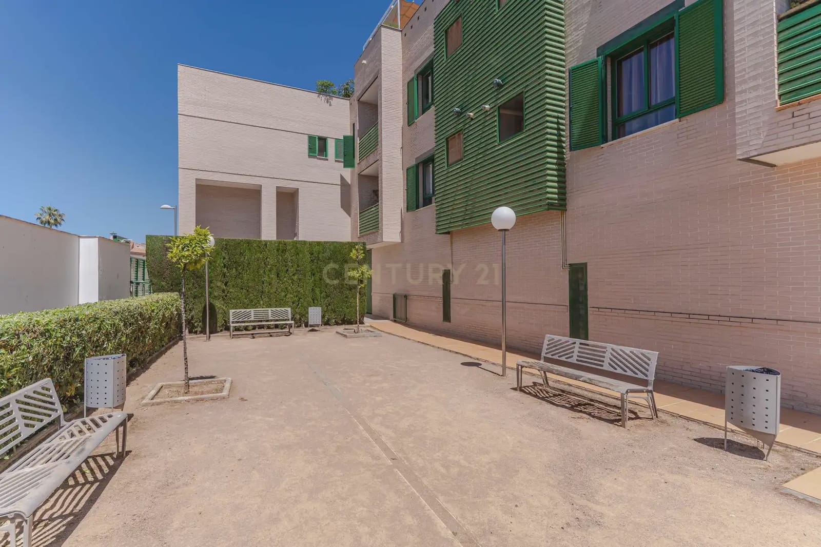 2 bedroom Apartment for sale in Huetor Vega with pool - € 175,000 (Ref: 9867694)