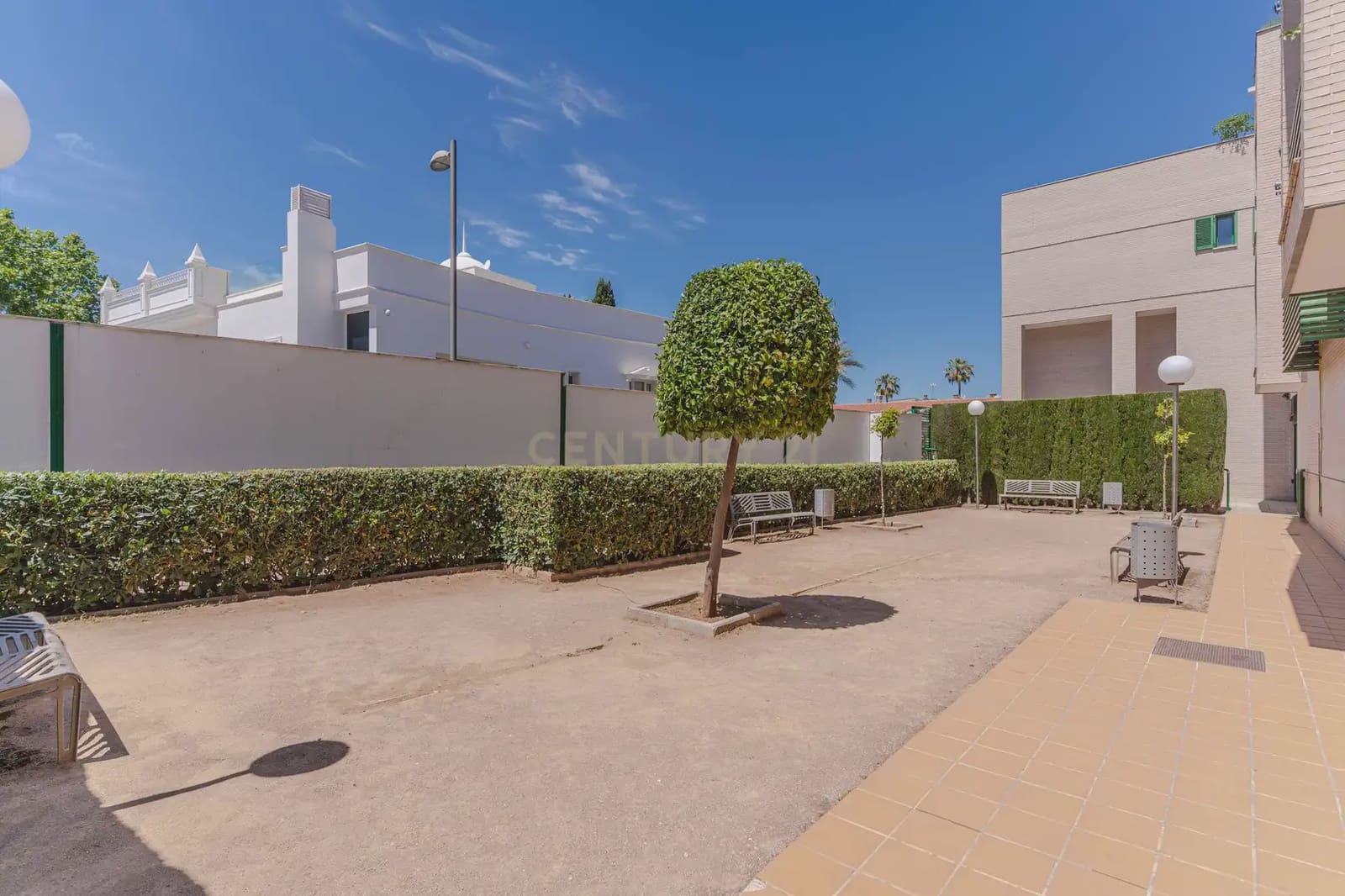 2 bedroom Apartment for sale in Huetor Vega with pool - € 175,000 (Ref: 9867694)