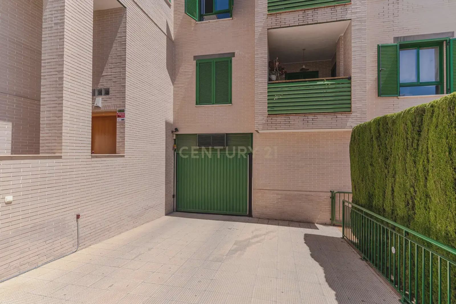 2 bedroom Apartment for sale in Huetor Vega with pool - € 175,000 (Ref: 9867694)