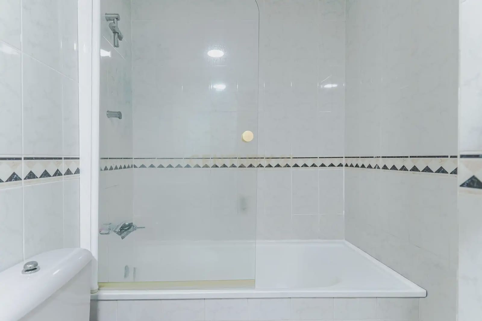 4 slaapkamer Flat te koop in Granada stad - € 309.900 (Ref: 9867937)