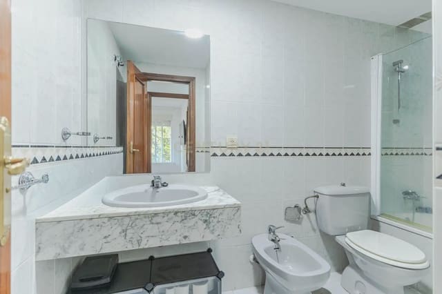 4 slaapkamer Flat te koop in Angustias - Chana - Encina, Granada stad - € 309.900 (Ref: 9867937)