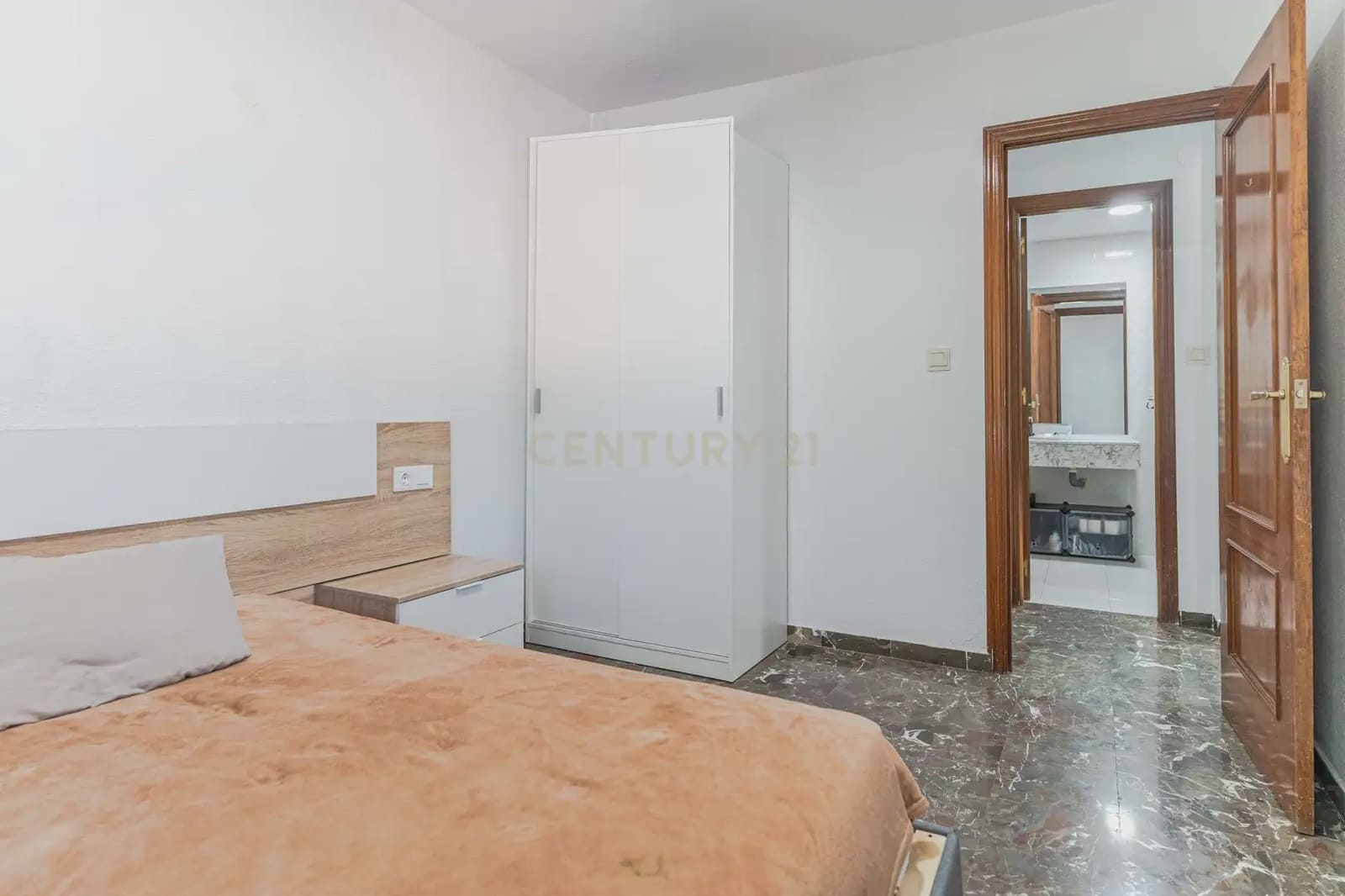 4 slaapkamer Flat te koop in Granada stad - € 309.900 (Ref: 9867937)
