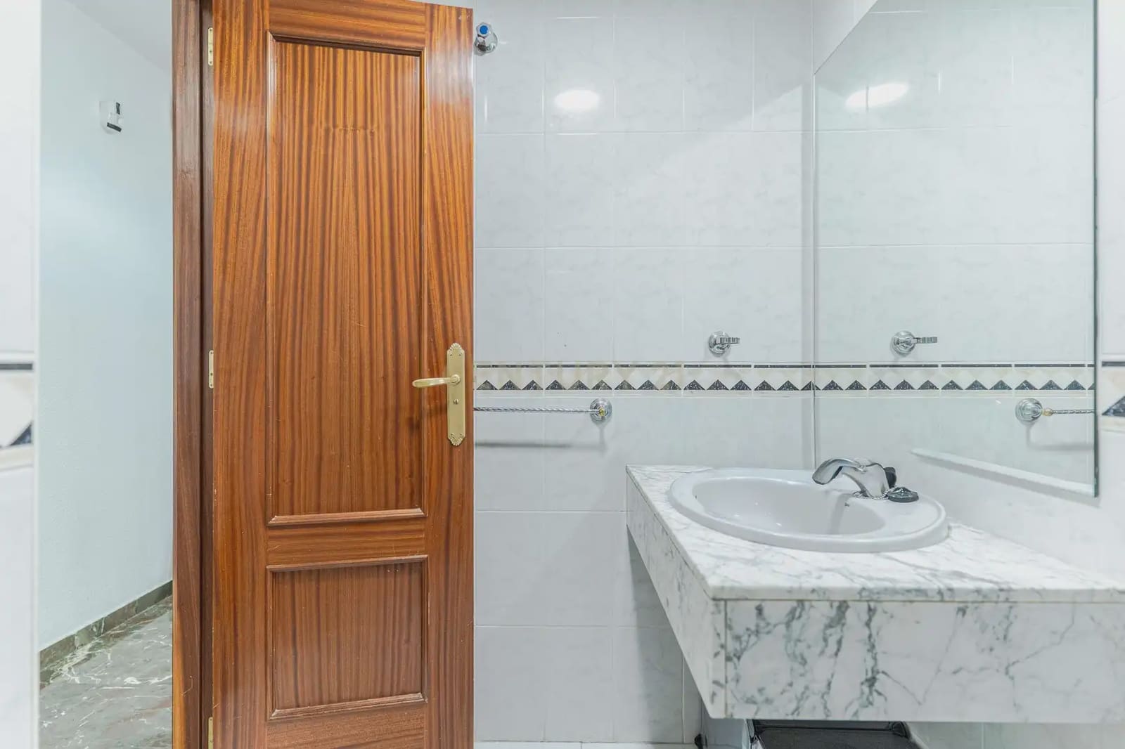 4 slaapkamer Flat te koop in Granada stad - € 309.900 (Ref: 9867937)