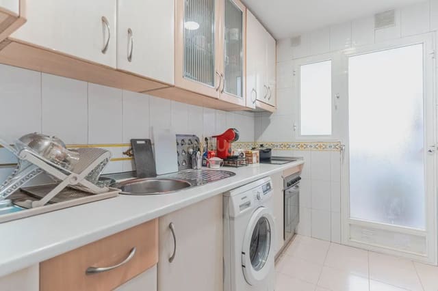 4 slaapkamer Flat te koop in Angustias - Chana - Encina, Granada stad - € 309.900 (Ref: 9867937)