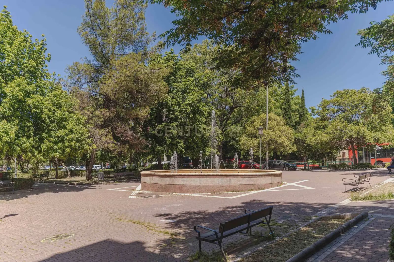 4 slaapkamer Flat te koop in Granada stad - € 309.900 (Ref: 9867937)