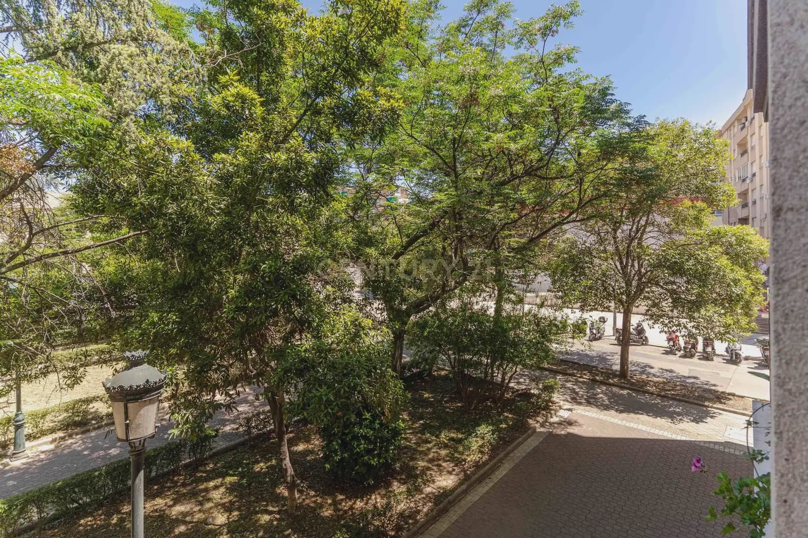 4 slaapkamer Flat te koop in Granada stad - € 309.900 (Ref: 9867937)