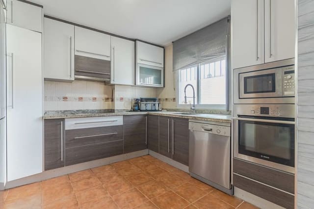 3 bedroom Townhouse for sale in Ambroz, Vegas del Genil - € 225,000 (Ref: 9872742)