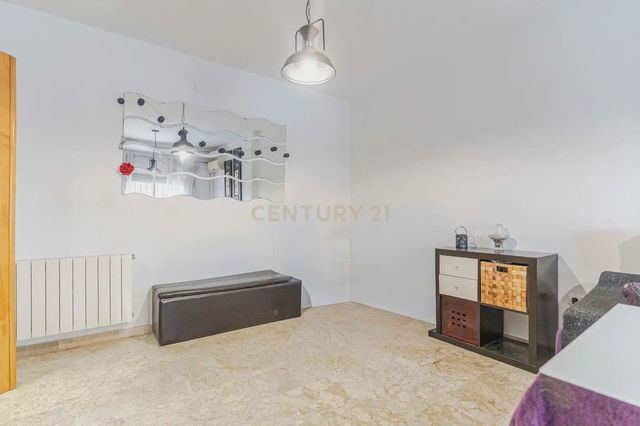3 slaapkamer Huis te koop in Ambroz, Vegas del Genil met garage - € 219.000 (Ref: 9872742)