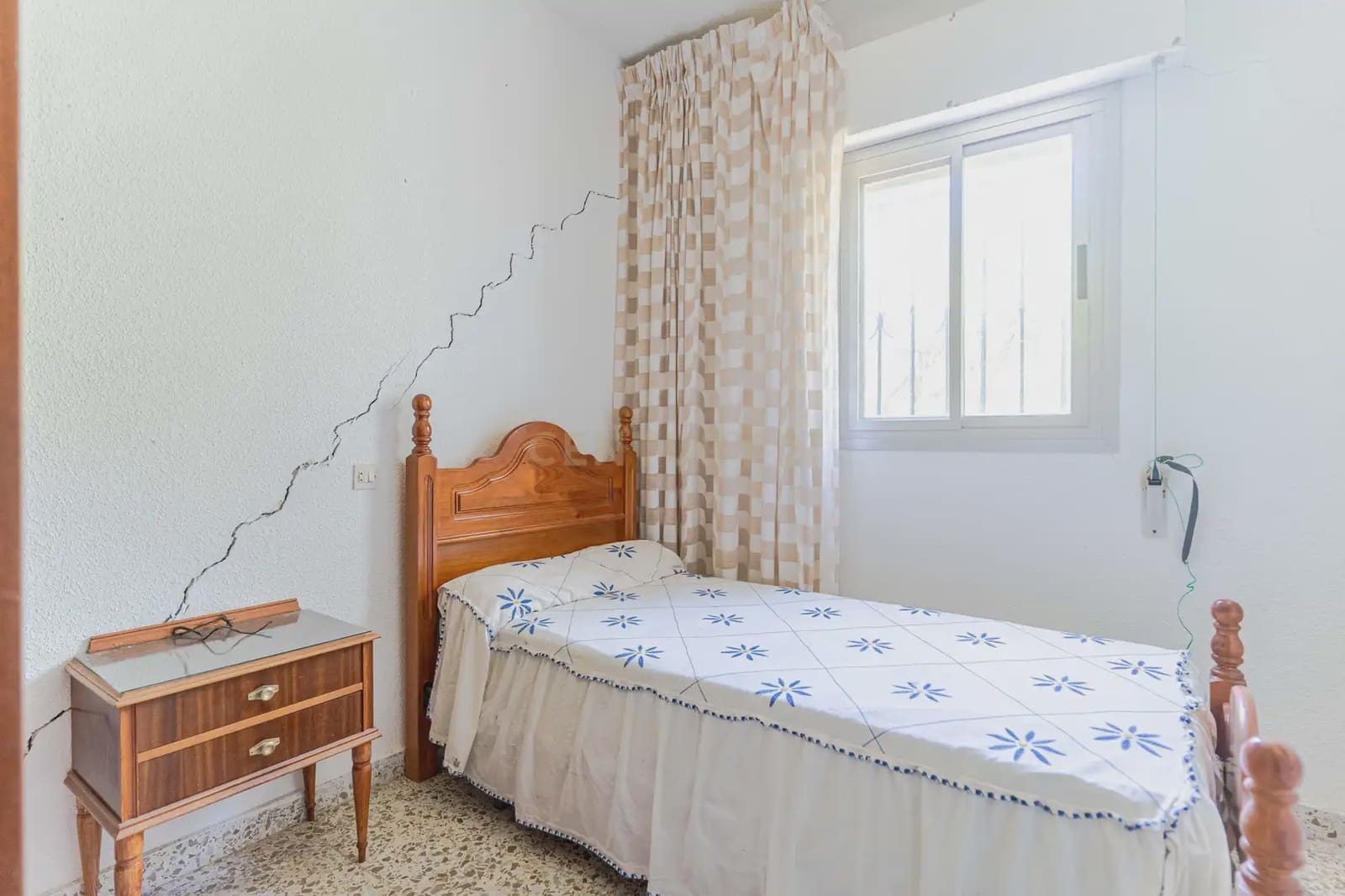 3 bedroom Finca/Country House for sale in Carataunas with pool garage - € 150,000 (Ref: 9889535)