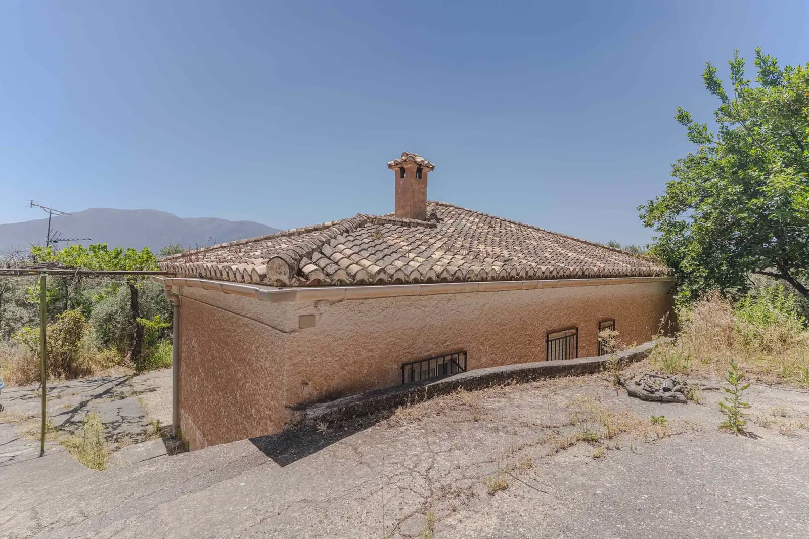 3 bedroom Finca/Country House for sale in Carataunas with pool garage - € 150,000 (Ref: 9889535)