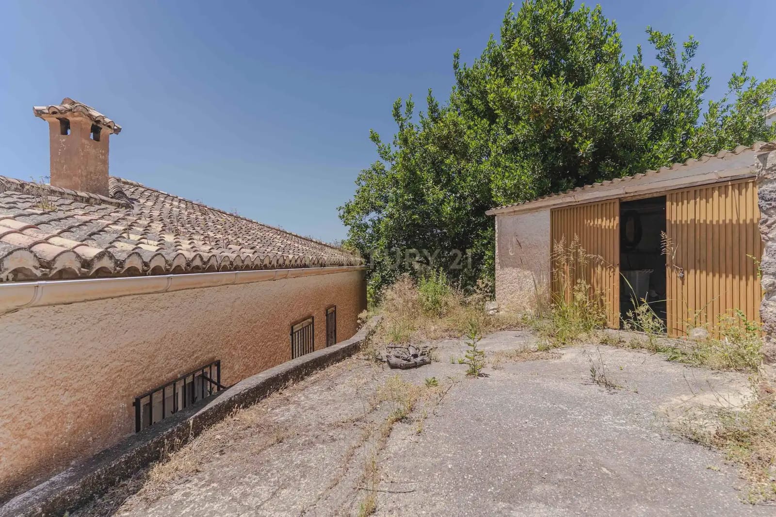 3 bedroom Finca/Country House for sale in Carataunas with pool garage - € 150,000 (Ref: 9889535)