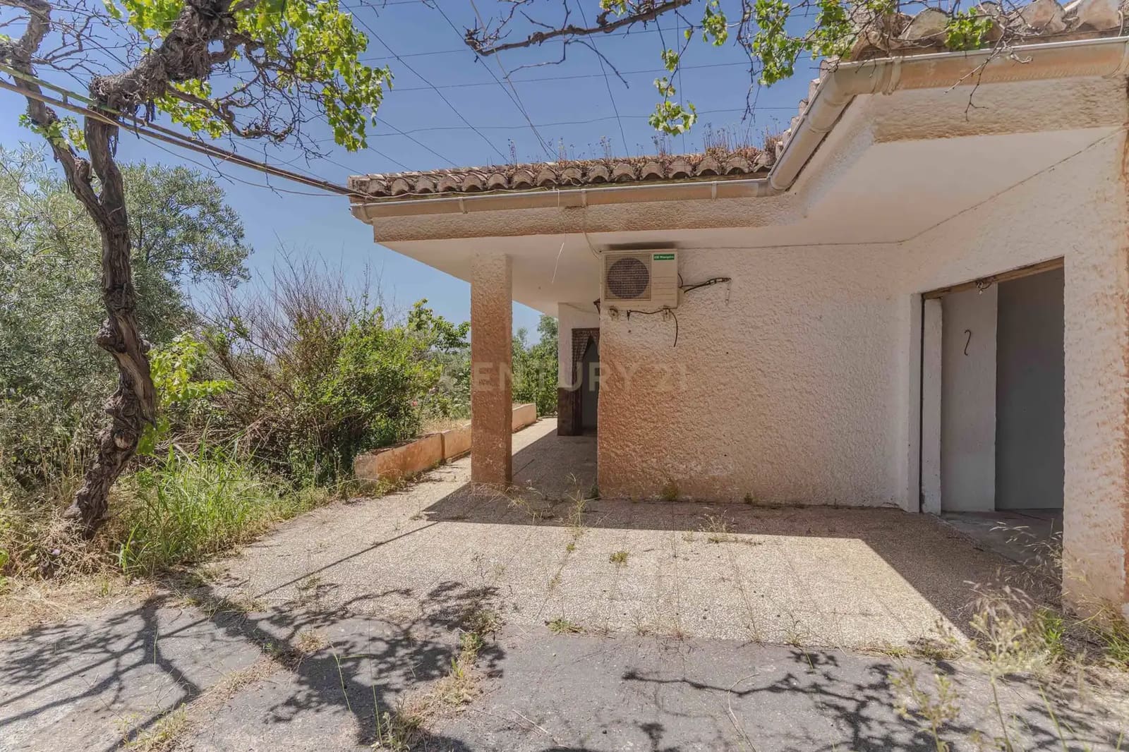 3 bedroom Finca/Country House for sale in Carataunas with pool garage - € 150,000 (Ref: 9889535)