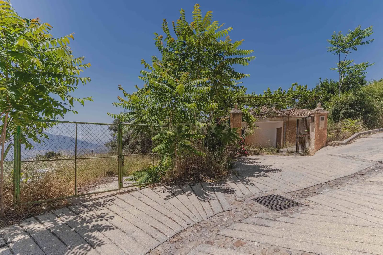 3 bedroom Finca/Country House for sale in Carataunas with pool garage - € 150,000 (Ref: 9889535)
