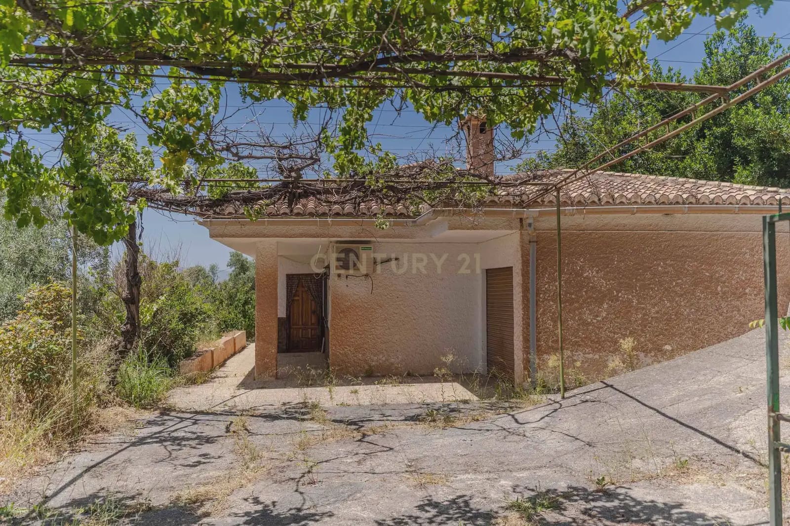 3 bedroom Finca/Country House for sale in Carataunas with pool garage - € 150,000 (Ref: 9889535)