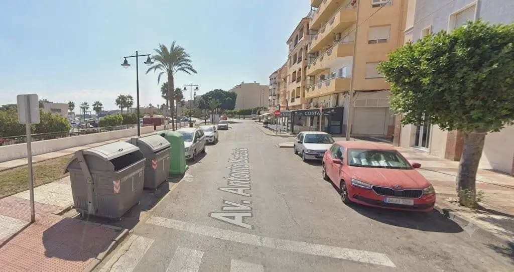 Erhverv til salg i Roquetas de Mar - € 378.000 (Ref: 9890969)
