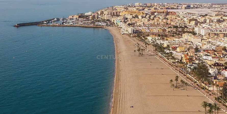 Erhverv til salg i Roquetas de Mar - € 378.000 (Ref: 9890969)