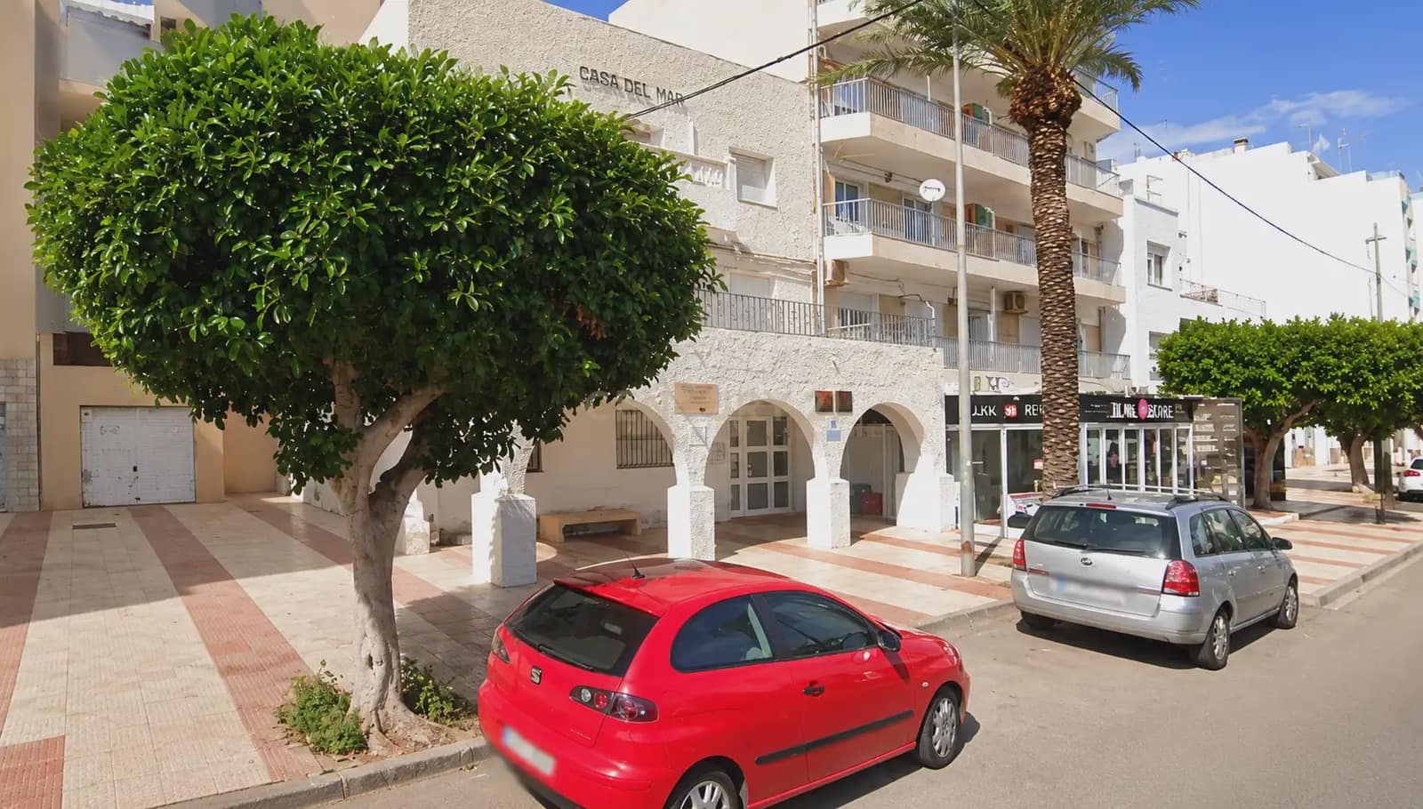 Erhverv til salg i Roquetas de Mar - € 378.000 (Ref: 9890969)