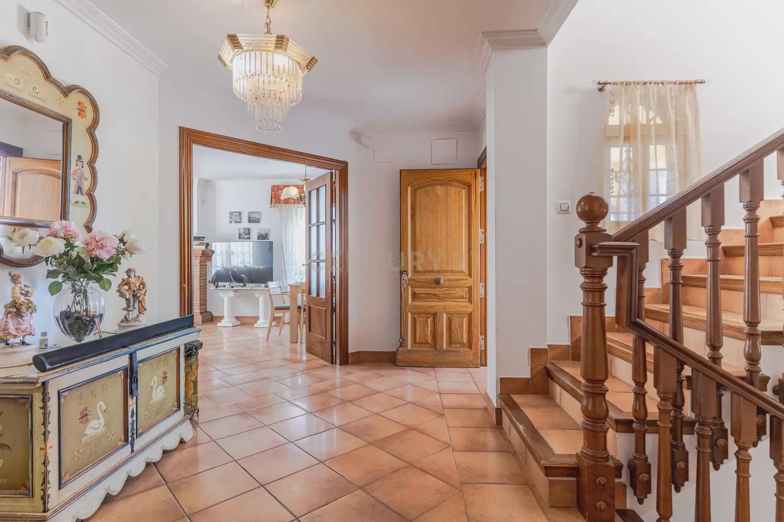 4 sypialnia Willa na sprzedaż w La Zubia z basenem garażem - 485 000 € (Ref: 9892974)