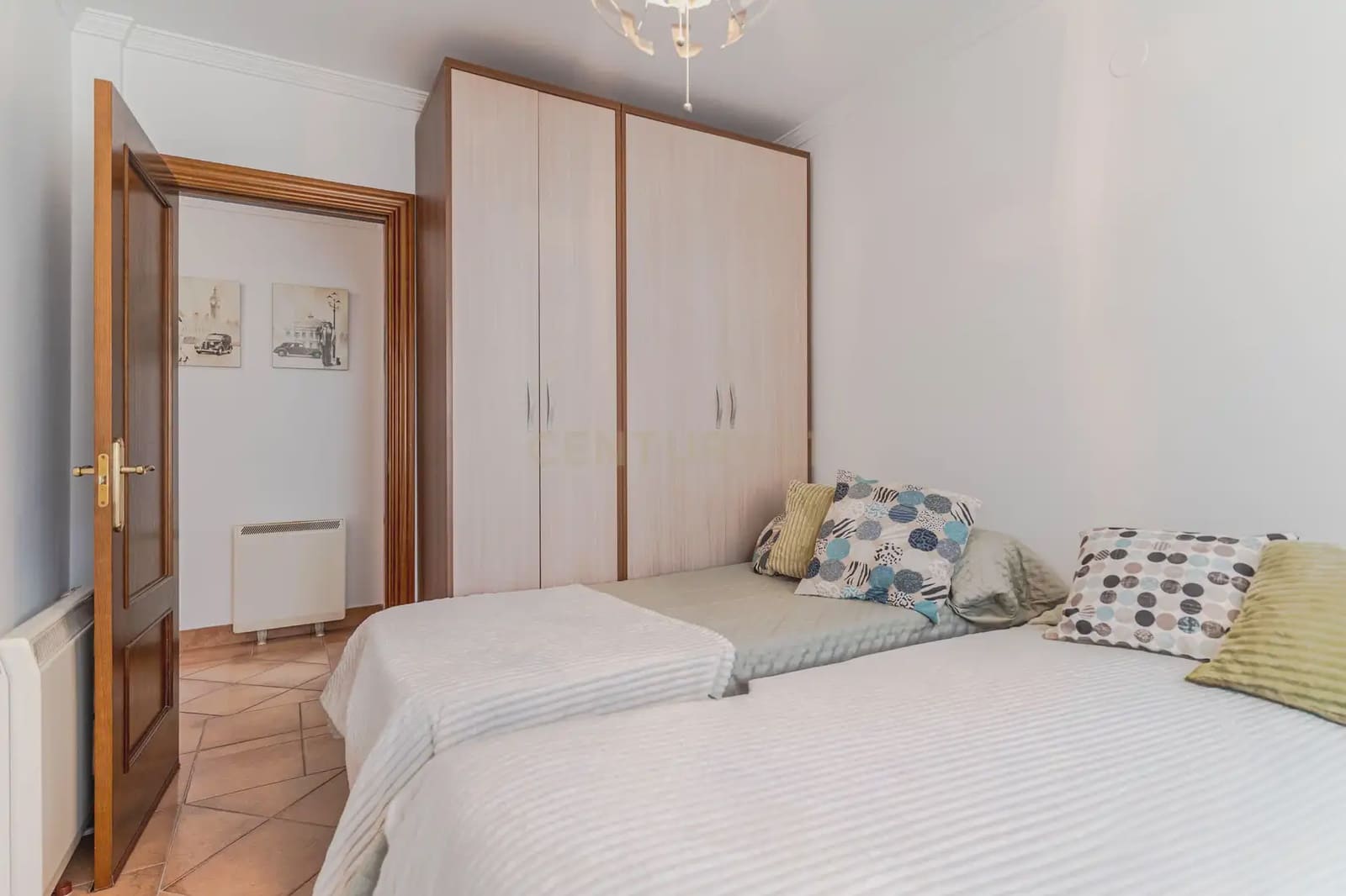 4 sypialnia Willa na sprzedaż w La Zubia z basenem garażem - 485 000 € (Ref: 9892974)