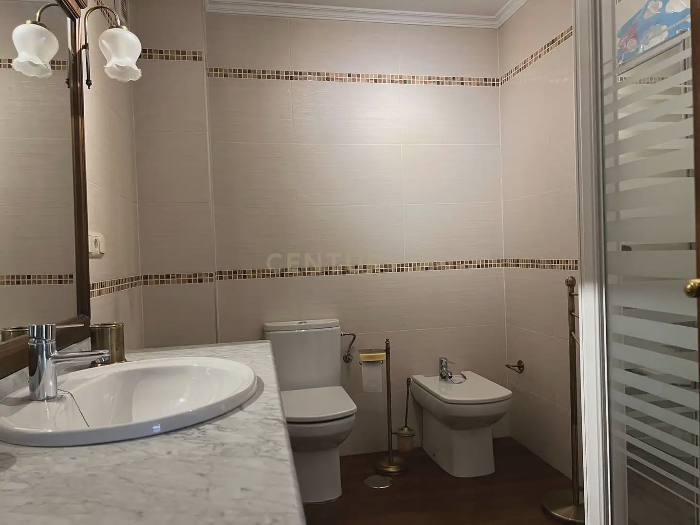 4 bedroom Apartment for rent in Granada city - € 1,350 (Ref: 9896966)