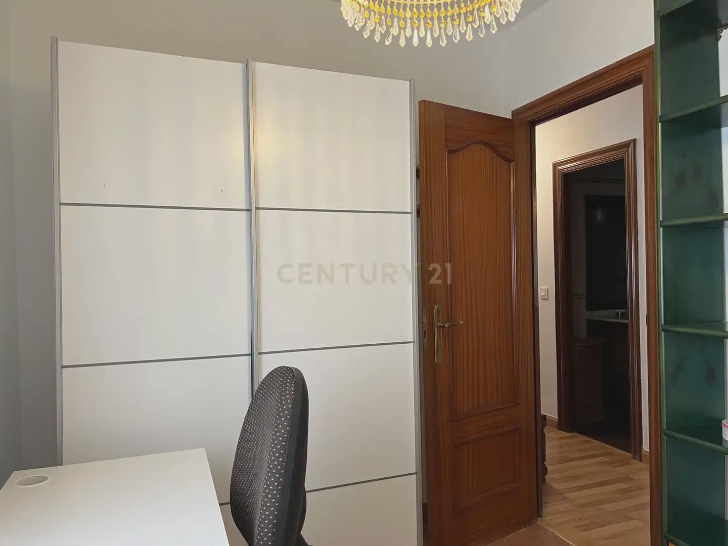 4 bedroom Apartment for rent in Granada city - € 1,350 (Ref: 9896966)