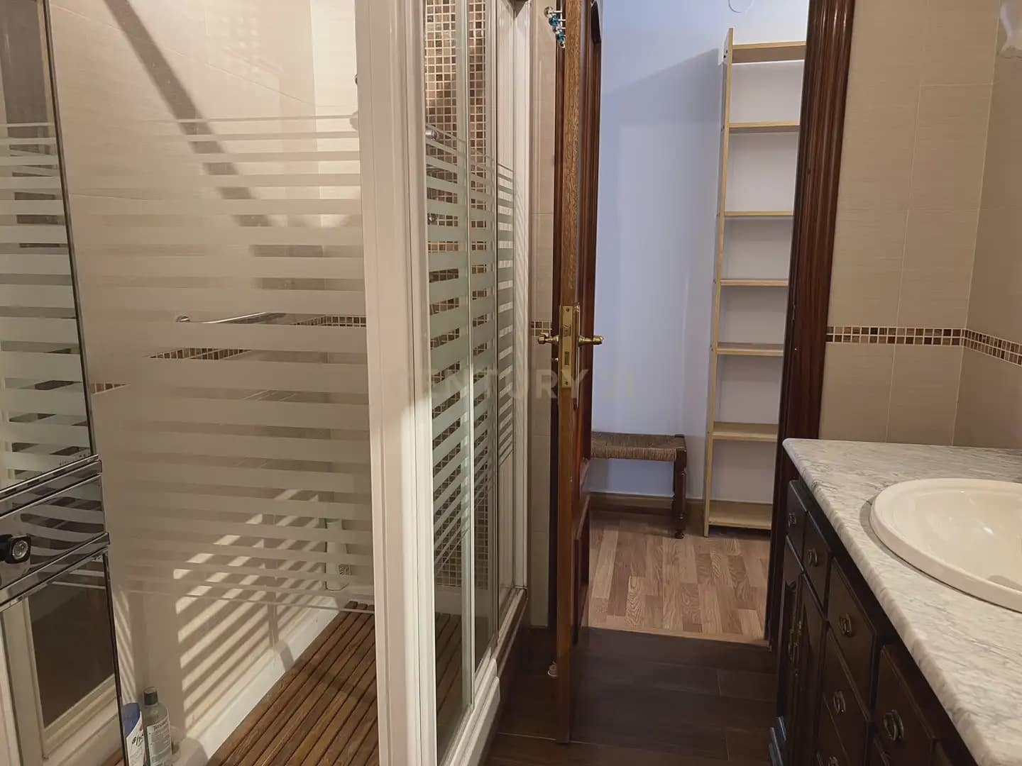 4 bedroom Apartment for rent in Granada city - € 1,350 (Ref: 9896966)