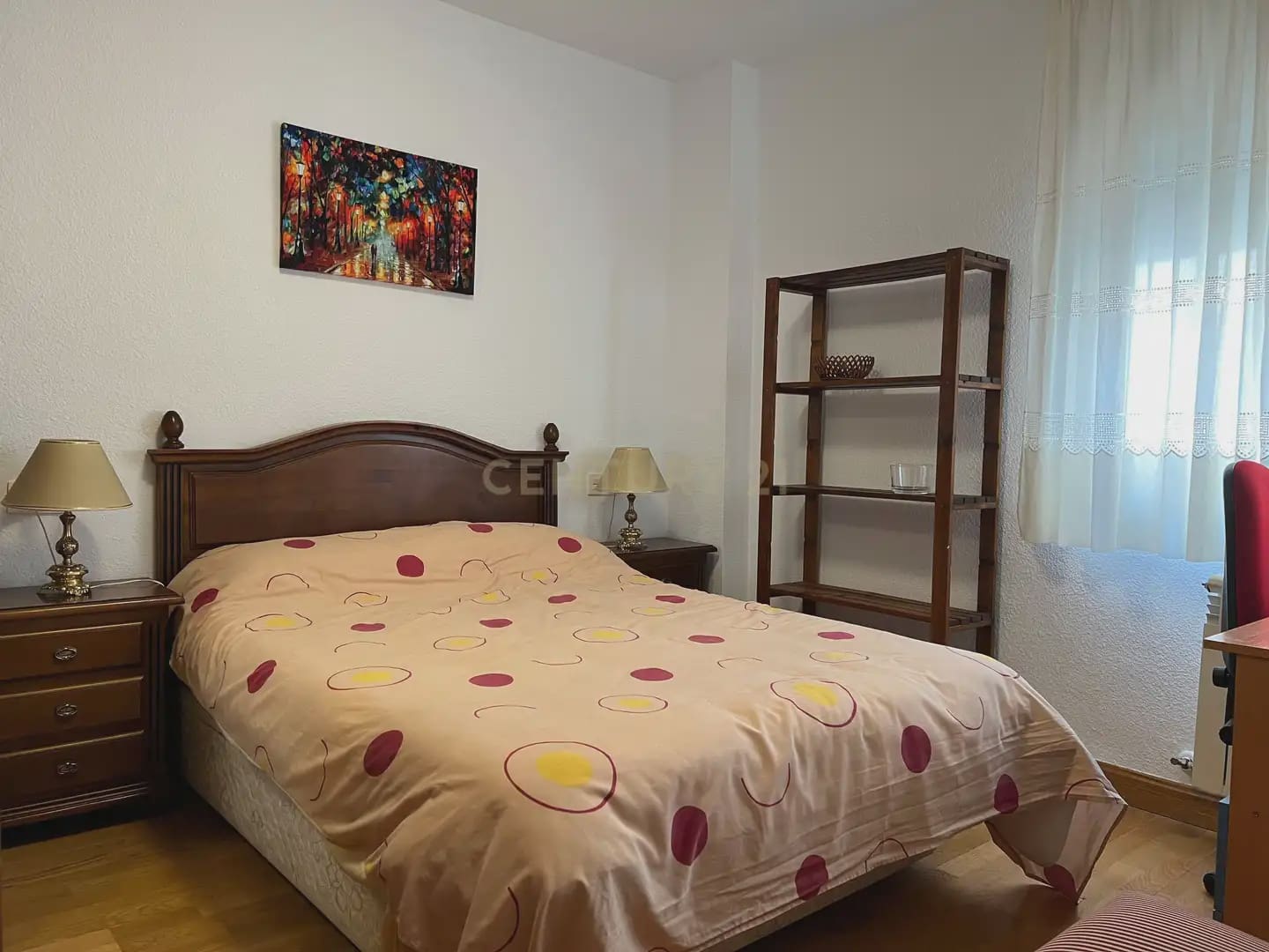 4 bedroom Apartment for rent in Granada city - € 1,350 (Ref: 9896966)
