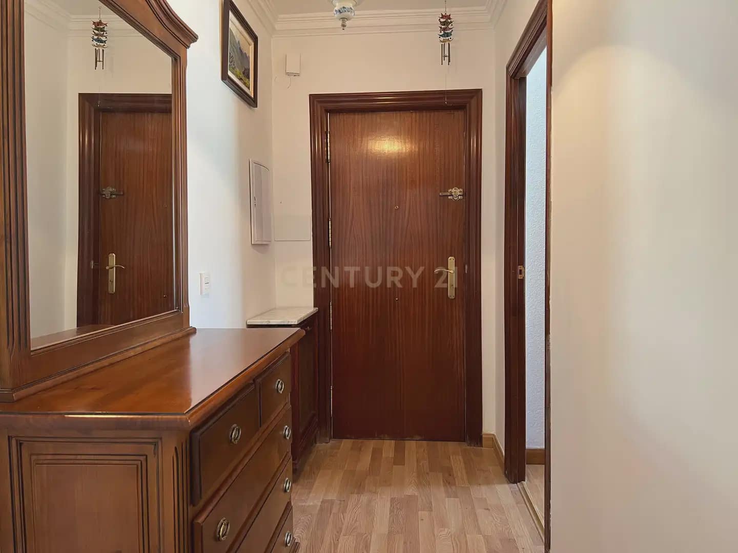 4 bedroom Apartment for rent in Granada city - € 1,350 (Ref: 9896966)