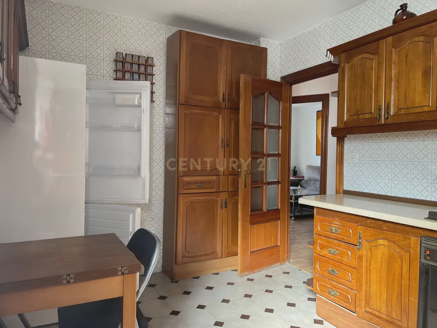 4 bedroom Apartment for rent in Granada city - € 1,350 (Ref: 9896966)