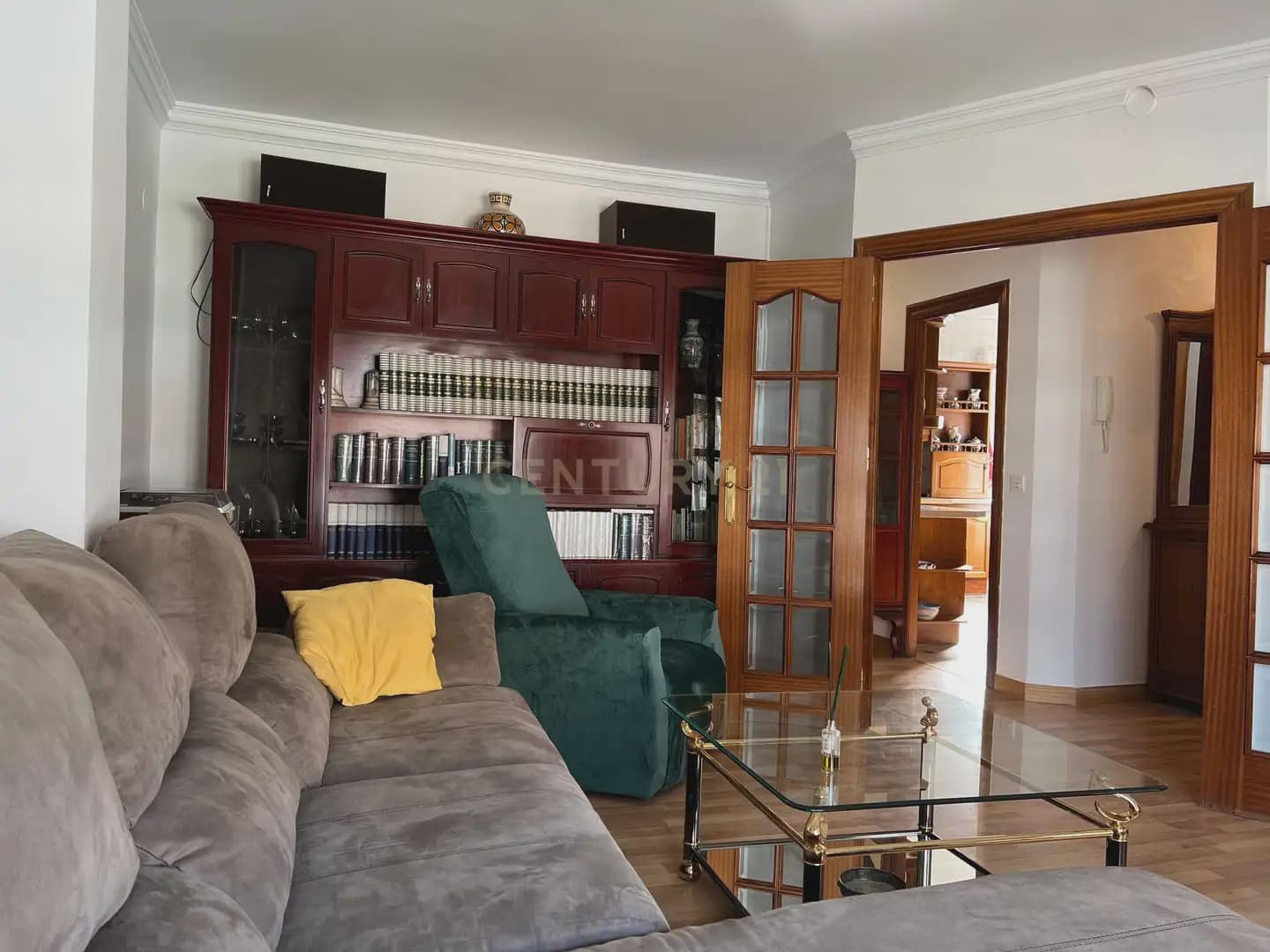 4 bedroom Apartment for rent in Granada city - € 1,350 (Ref: 9896966)