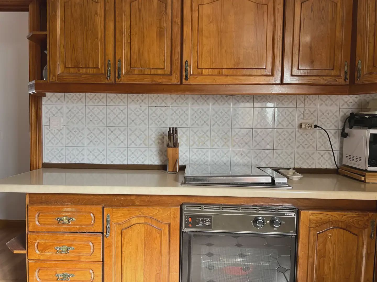 4 bedroom Apartment for rent in Granada city - € 1,350 (Ref: 9896966)