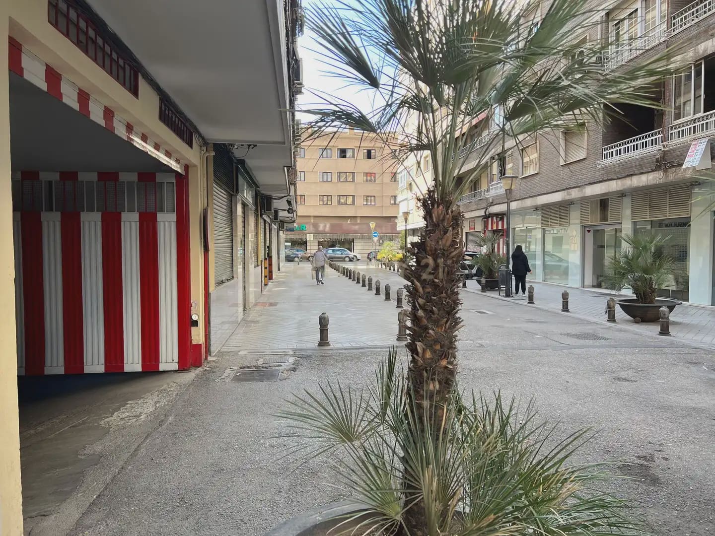 4 bedroom Apartment for rent in Granada city - € 1,350 (Ref: 9896966)