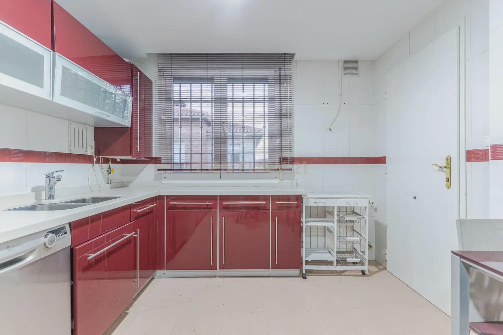 5 soverom Kjedet enebolig til salgs i La Zubia med svømmebasseng garasje - € 349 000 (Ref: 9902016)