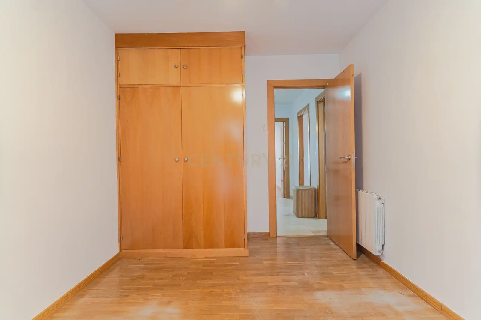 5 soverom Kjedet enebolig til salgs i La Zubia med svømmebasseng garasje - € 349 000 (Ref: 9902016)