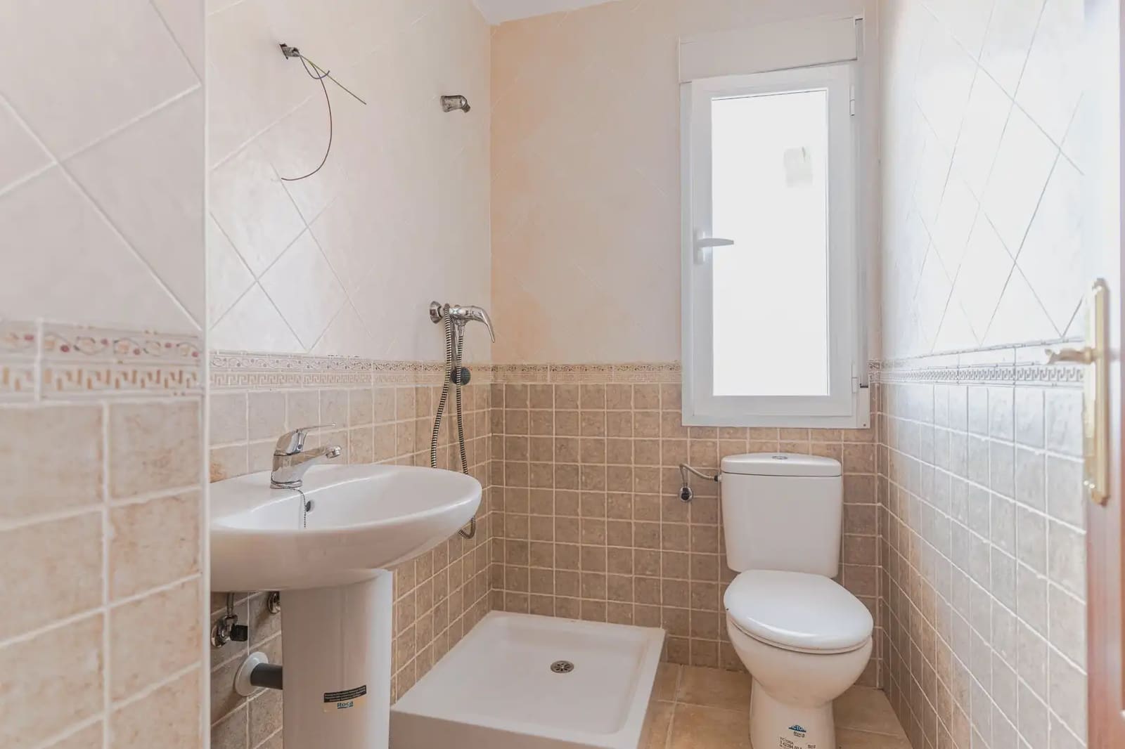3 Zimmer Doppelhaus zu verkaufen in Fuente Vaqueros - 187.000 € (Ref: 9905085)
