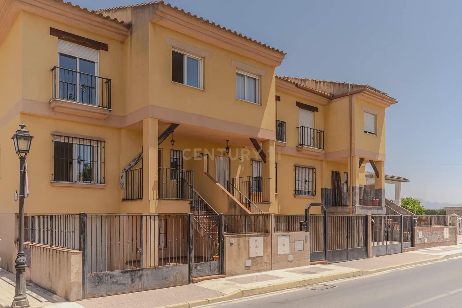 3 Zimmer Doppelhaus zu verkaufen in Fuente Vaqueros - 187.000 € (Ref: 9905085)