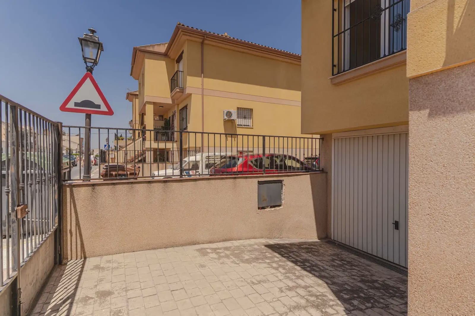 3 Zimmer Doppelhaus zu verkaufen in Fuente Vaqueros - 187.000 € (Ref: 9905085)