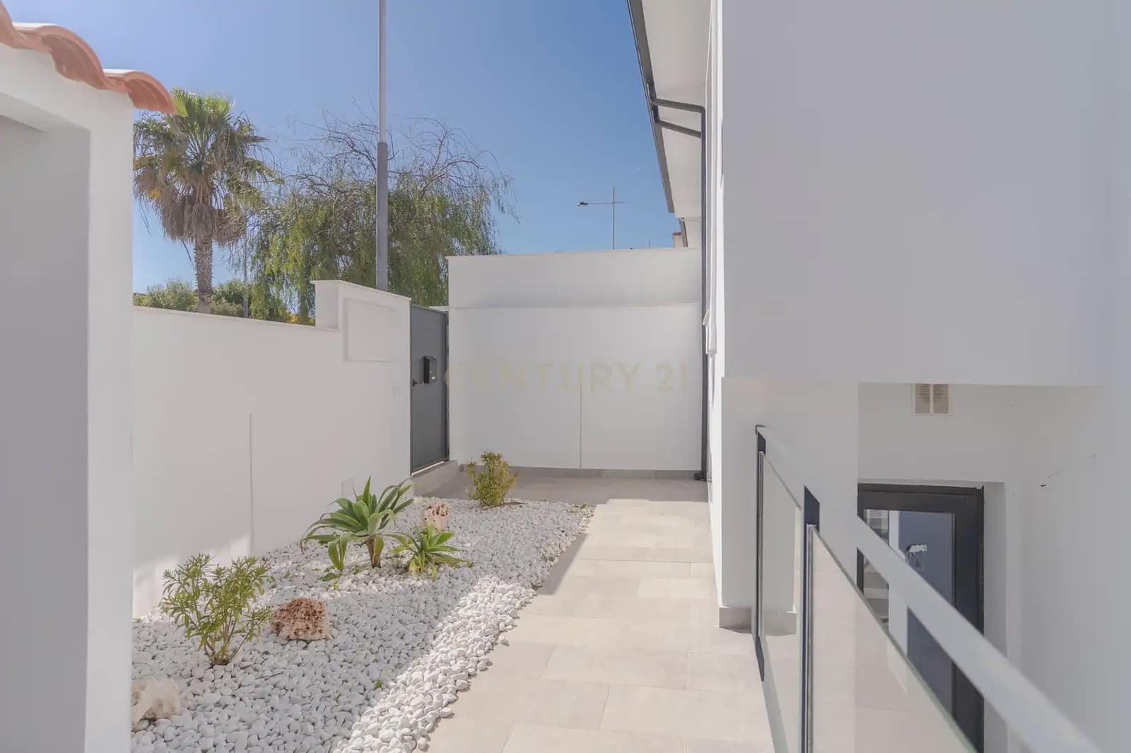 3 bedroom Townhouse for sale in Manilva - € 349,000 (Ref: 9905273)