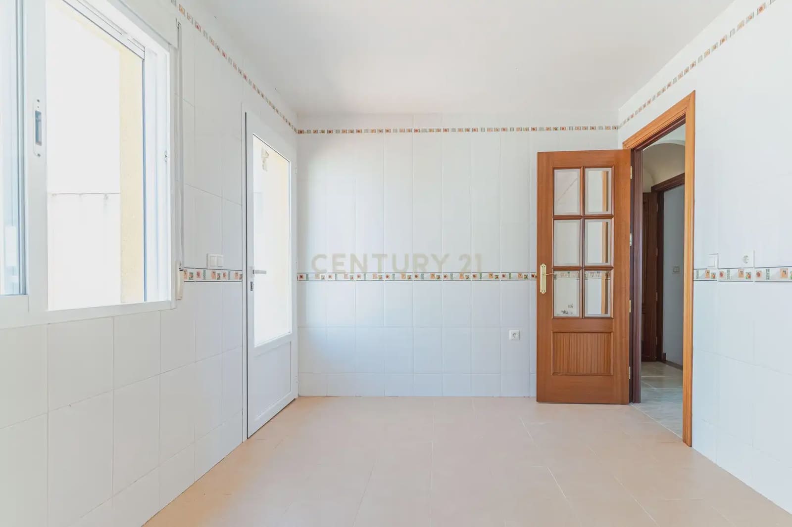 Pareado de 3 habitaciones en Fuente Vaqueros en venta - 187.000 € (Ref: 9909825)