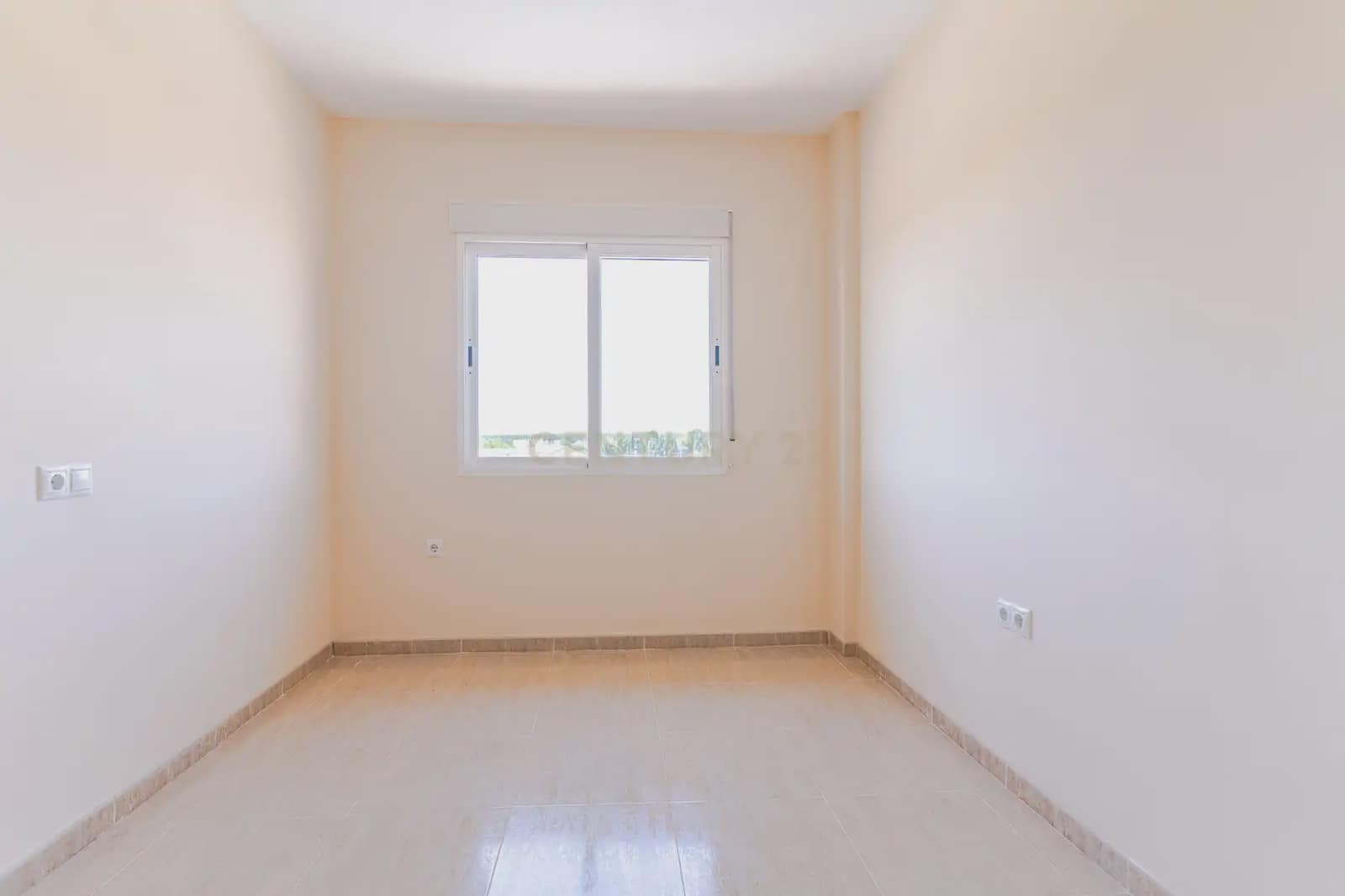 Pareado de 3 habitaciones en Fuente Vaqueros en venta - 187.000 € (Ref: 9909825)