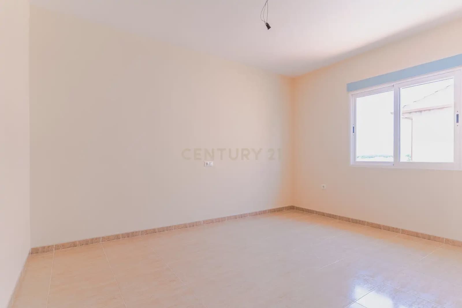 Pareado de 3 habitaciones en Fuente Vaqueros en venta - 187.000 € (Ref: 9909825)