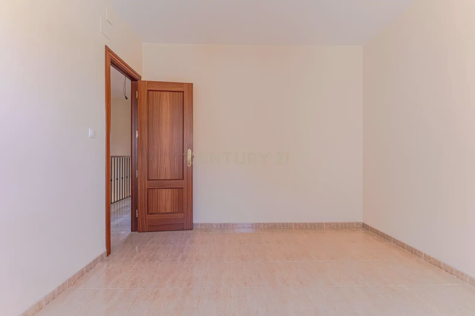 Pareado de 3 habitaciones en Fuente Vaqueros en venta - 187.000 € (Ref: 9909825)