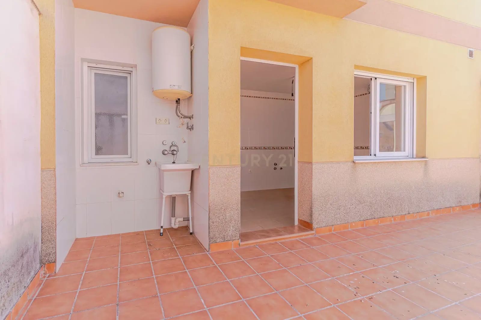Pareado de 3 habitaciones en Fuente Vaqueros en venta - 187.000 € (Ref: 9909825)