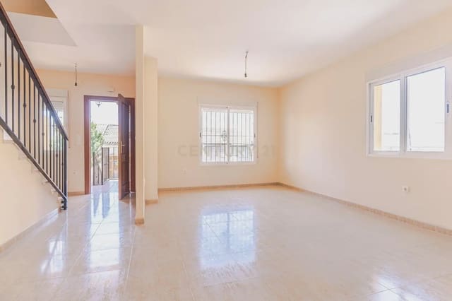 Pareado de 3 habitaciones en Fuente Vaqueros en venta - 187.000 € (Ref: 9909825)